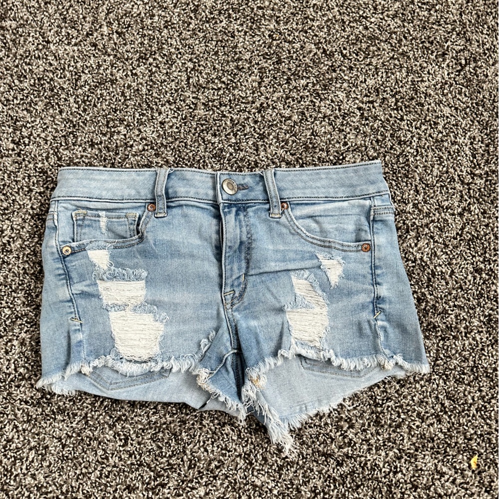 Distressed Mini Jean Shorts American Eagle size 6